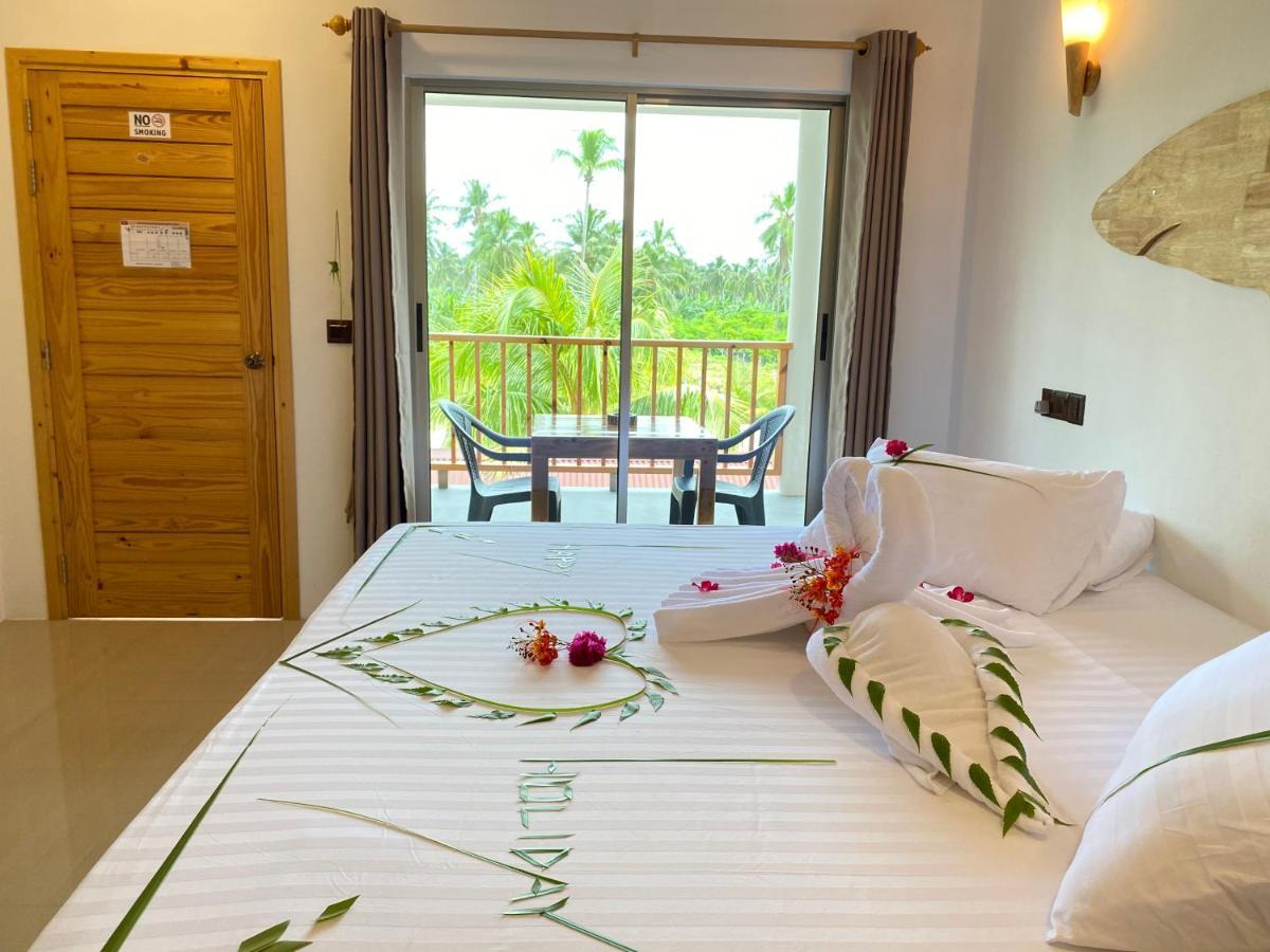 Thila Farm View Hotel Thoddoo Exterior photo